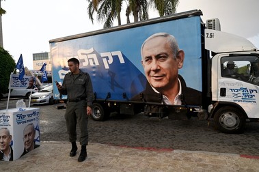 Camionul cu care Netanyahu a străbătut țara | Foto: Profimedia