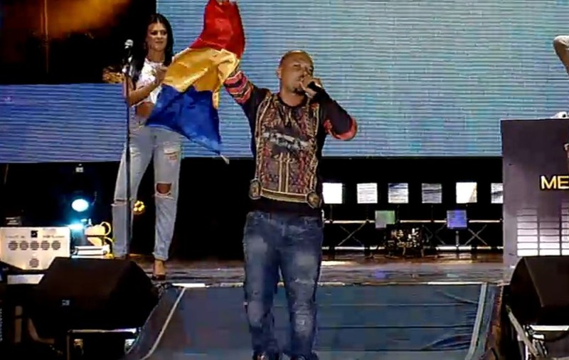 Puya, mesaj pentru Klaus Iohannis pe scena de la Sibiu: ”Îl rugăm pe domnul preşedinte să nu uite...”