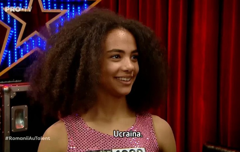 La numai 12 ani, Emili din Ucraina a făcut senzație la Românii au talent. Acrobații spectaculoase la bară | FOTO
