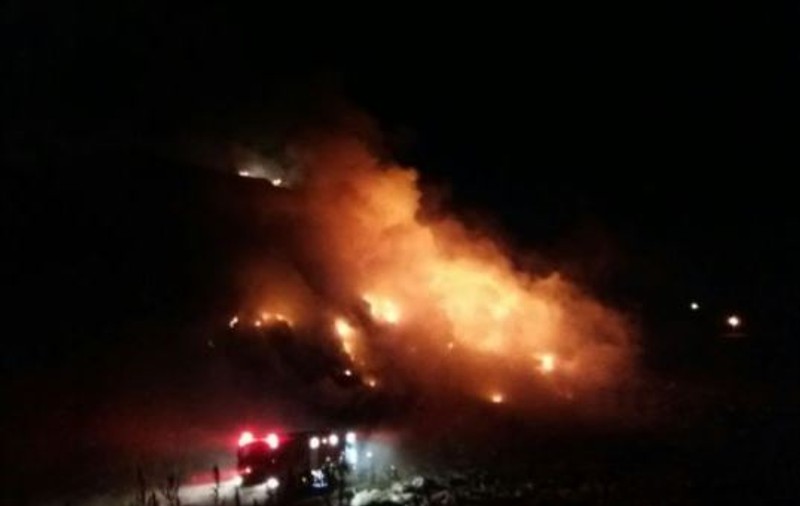 GALERIE FOTO & VIDEO | Incendiu la groapa de gunoi a orașului Brașov