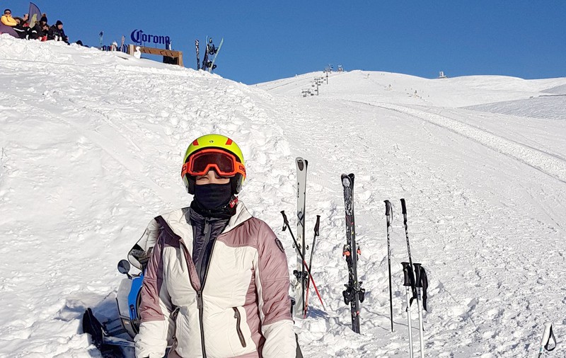 Ela Crăciun, activă după naștere. 5 ore pe zi la schi, alături de copii