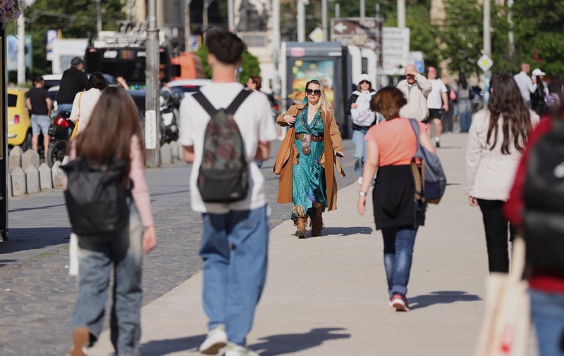 Vremea se schimbă în weekend. ANM anunță ce urmează: „Maxime de peste 25-26 de grade Celsius, pragul unei zile de vară”