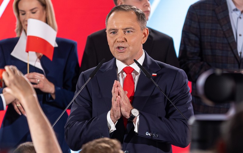 Președintele naționalist al Poloniei respinge legea care permite țării să ia 44 de miliarde de euro din împrumuturi pentru apărare ale UE