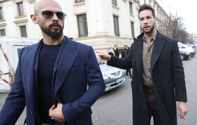 Magistrații au decis eliberarea fraților Tate, până la finalizarea dosarului din România pentru trafic de persoane și viol. Ce au cerut autoritățile britanice
