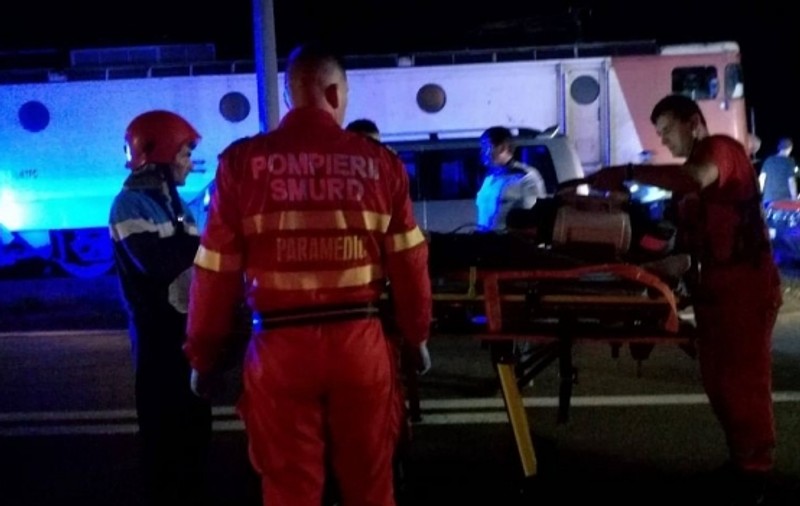 Un bărbat de 65 de ani a murit după ce a fost spulberat de tren. Poliţiştii fac cercetări
