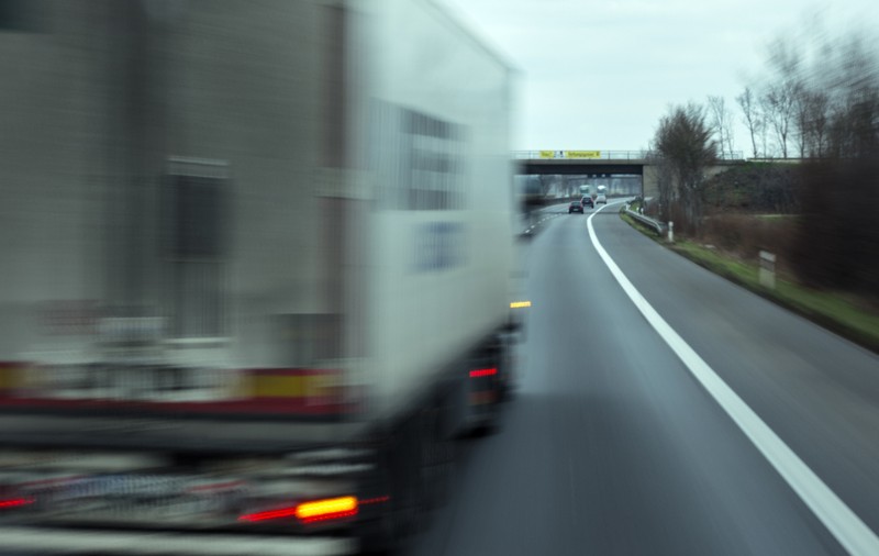 Pedepse cu închisoarea pentru șoferii vitezomani dintr-o țară europeană: până la 3 luni după gratii și 3.750 de euro amendă