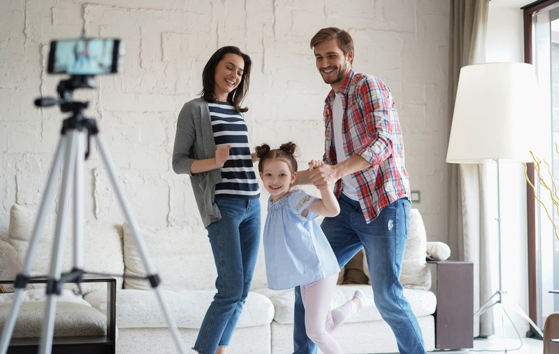Cele mai importante 10 trenduri în fotografia de familie și bebeluși din 2025
