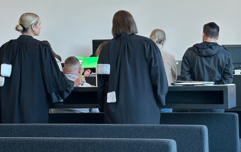 Muncitor român, bătut și călcat în picioare de colegii supărați că nu face curat în casa în care locuiau, în Belgia