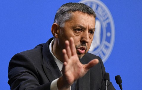 Daniel David anunță că 900 de directori vor fi dați afară după o reorganizare și comasare a școlilor: „Nu rămân pe drumuri”
