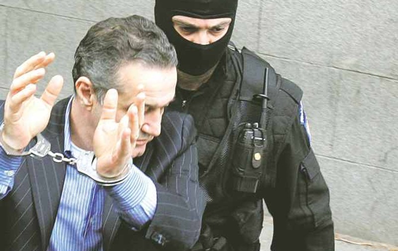Gigi - arestat, iar tu câştigi!