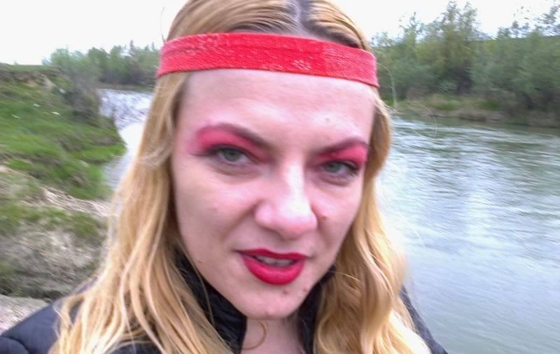 Rouge "a pus mâna" pe Regina lacului