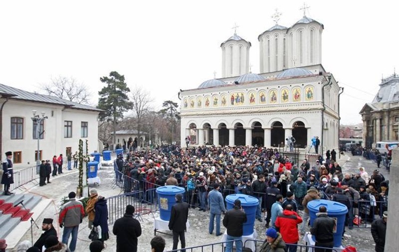 Biserica Ortodoxă organizează în martie Marșul pentru viață 2017 - ”Ajută mama şi copilul. Ei depind de tine”