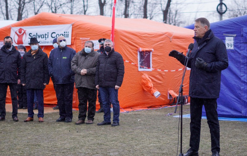 Iohannis, din tabăra de refugiați de la Vama Siret: Nu luăm în calcul un scenariu în care România să fie implicată în conflict