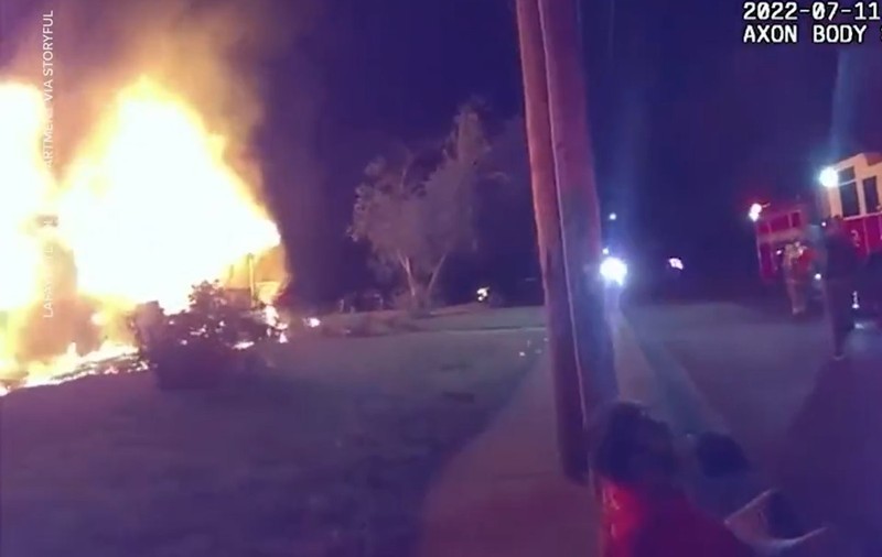Un livrator de pizza a intrat într-o casă în flăcări și a salvat cinci copii de la moarte: „Știam ce risc. Dar fiecare secundă conta”
