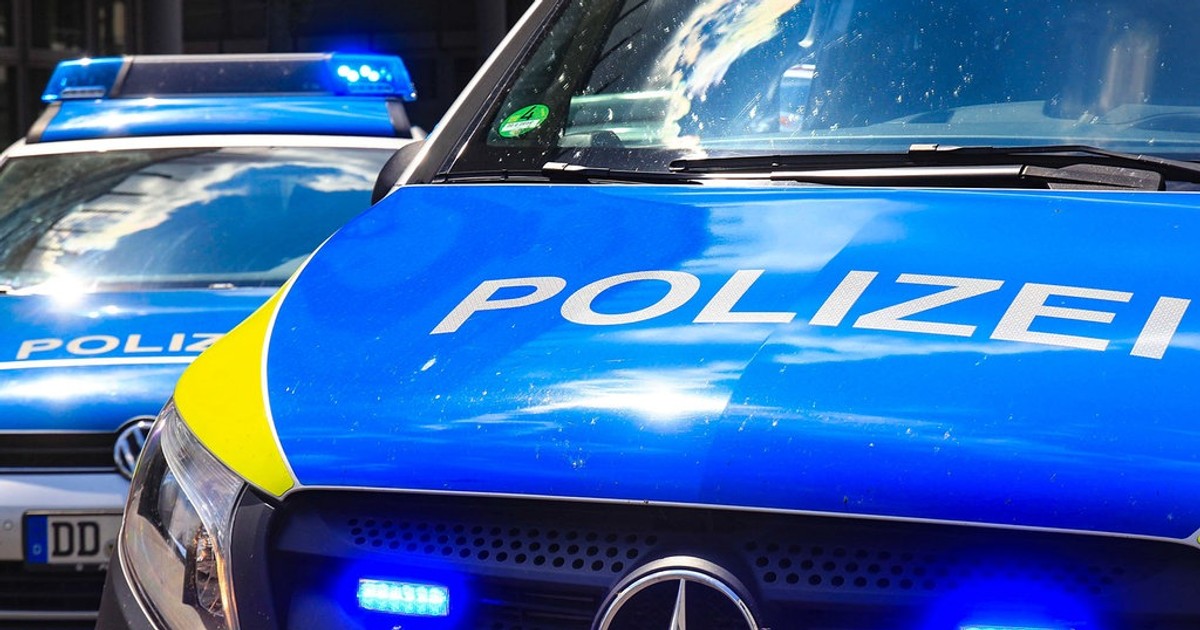 Doi români au fost jefuiți într-o parcare din Germania de un fals polițist. Cum le-a luat mii de lire sterline