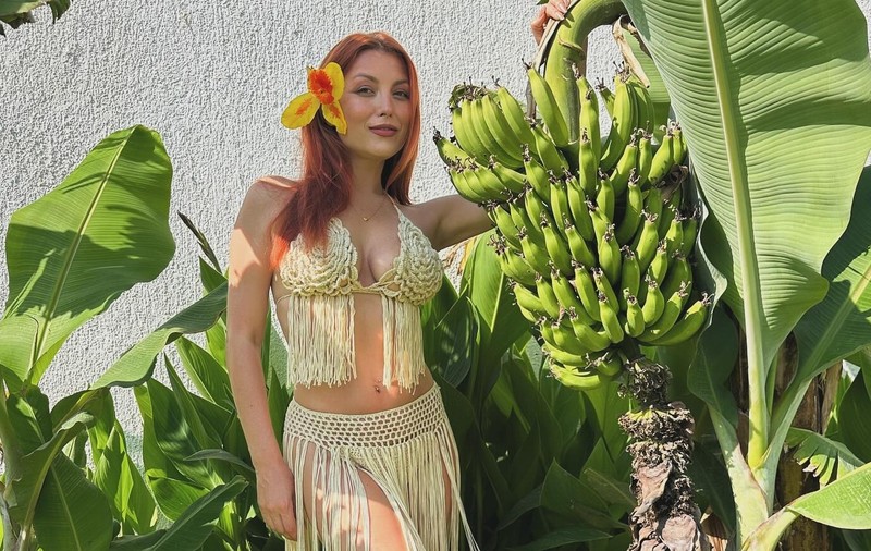 Cum a apărut Elena Gheorghe la plajă. Artista a întors toate privirile. „Nu, nu e vreo insulă din Grecia”