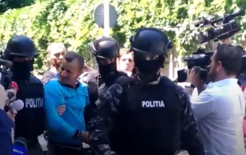 Declaraţie-şocantă a tâlharilor care au împins la moarte un student indian: "Am vrut să luăm doi mici şi o bere!"