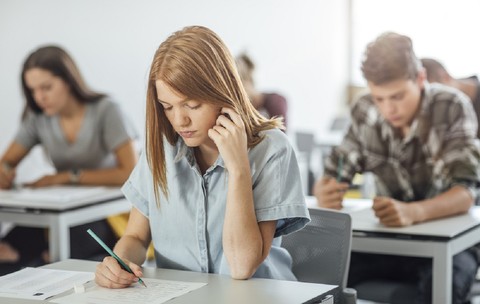 Cum ar trebui elevii să-și gestioneze stresul înaintea Bacului. Sfaturile unui psiholog