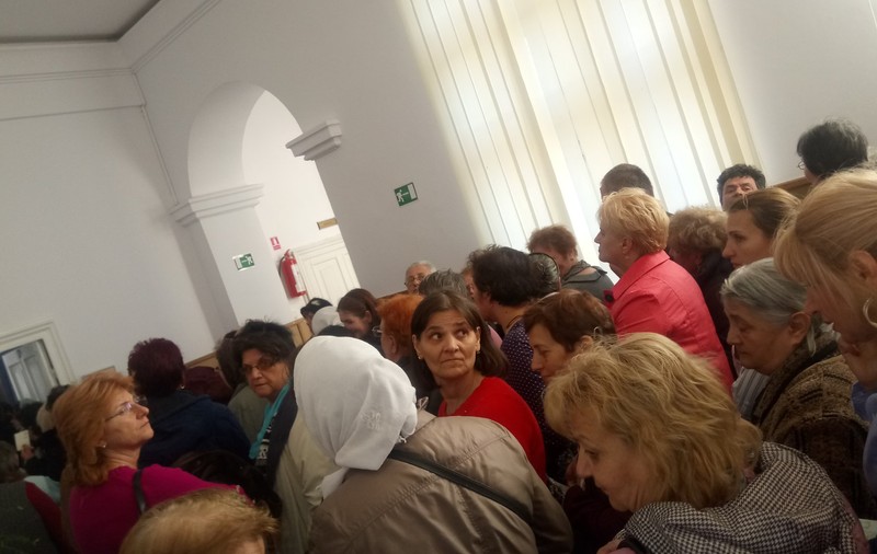 Situație inedită: Într-o secție din Iași au votat peste 400 de pelerini. Și în stațiunile din Bihor și Covasna s-a votat masiv pe listele suplimentare