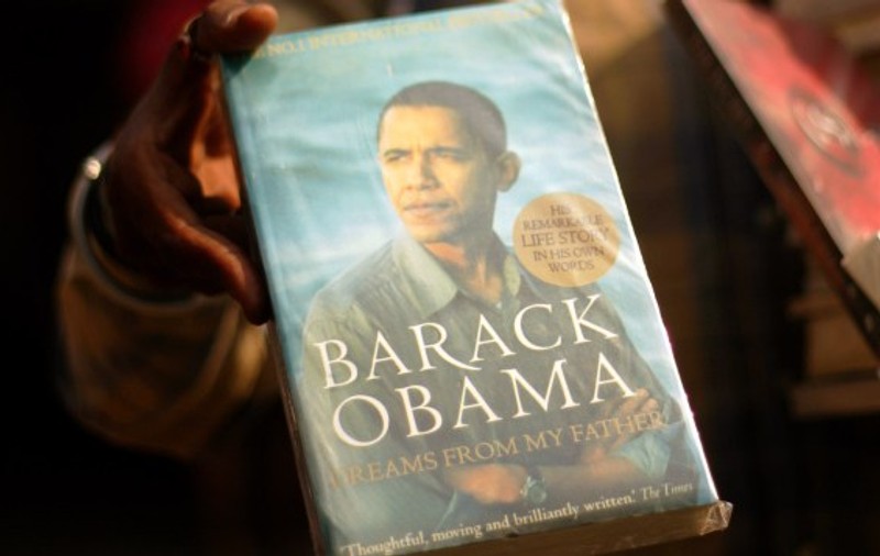 Obama, contract de 500.000 $ pentru republicarea cărţii sale