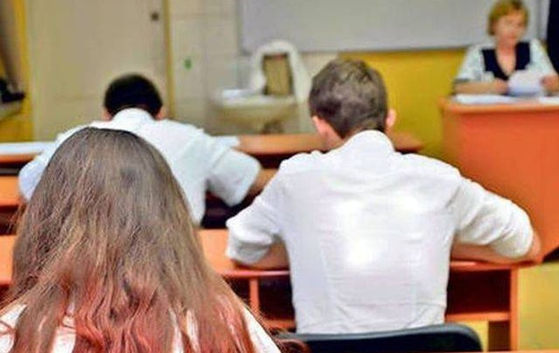 Evaluarea Naţională 2015 | Luni, proba scrisă la limba română. Vezi CALENDARUL complet pentru Evaluarea Națională 2015
