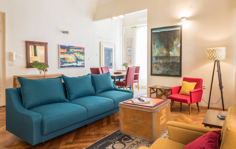Ce ar trebui să găsești într-un apartament de vacanță de 120 de euro pe noapte. Internetul s-a împărțit în două tabere