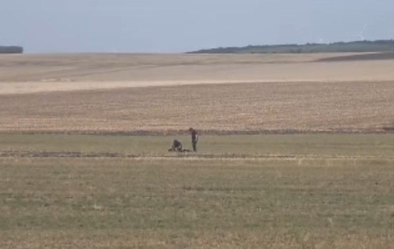 Dronă prăbușită pe un câmp din județul Vaslui. Obiectul avea încărcătură explozibilă și a fost detonat în siguranță