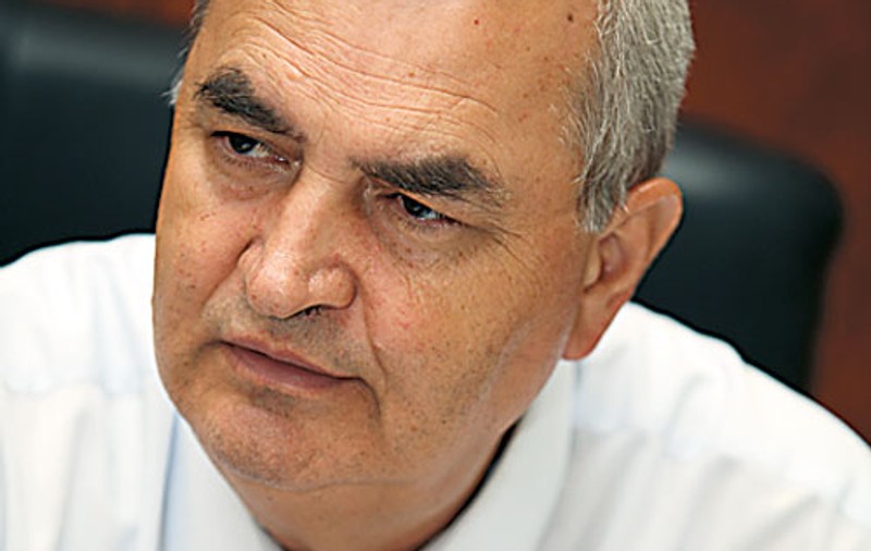 «Este doar o bătaie pe terenuri»