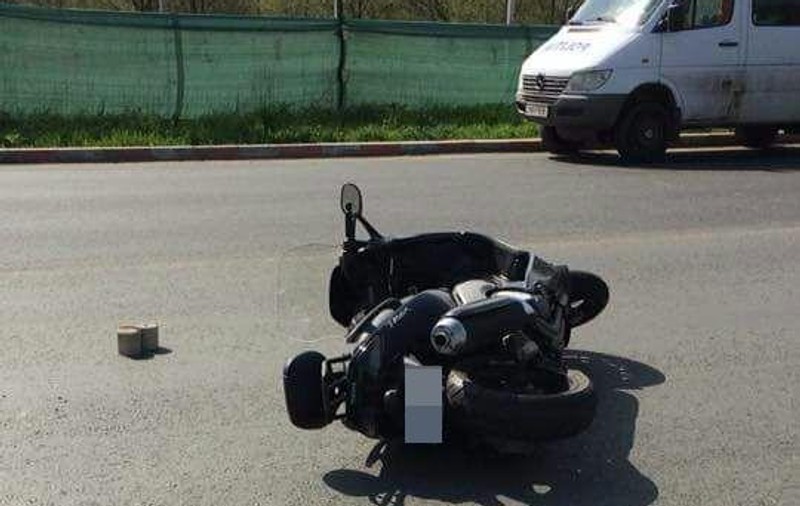 Un motociclist a fost omorât de un șofer neatent, în Pipera. A ieșit dintr-o parcare și nu a acordat prioritate