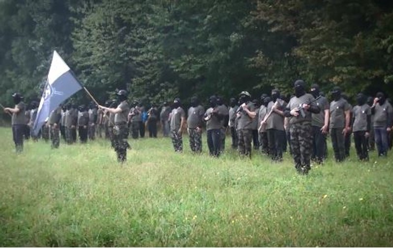 O grupare paramilitară slovenă patrulează la frontiere pentru a opri migranții