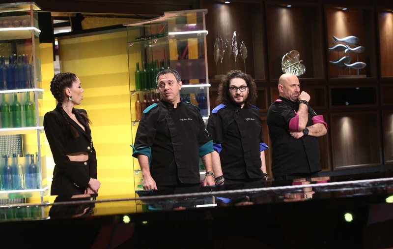Eliminare neașteptată la „Chefi la cuțite”. Unul dintre cuțitele de aur a plecat acasă