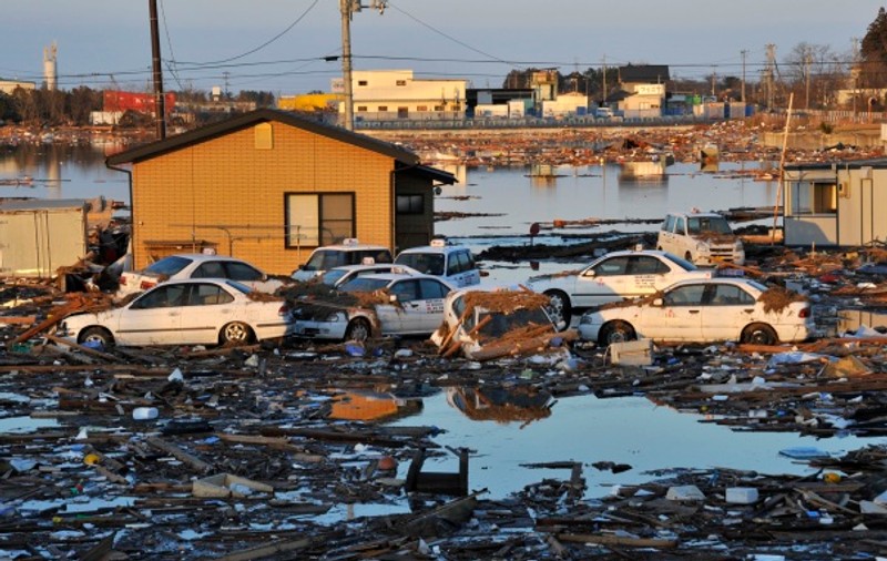 UPDATE: Un alt incendiu la centrala de la Fukushima: reactorul 4 a luat foc
