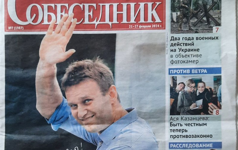 Un săptămânal din Rusia l-a pus pe copertă pe Aleksei Navalnîi: „Rusia este o țară fericită. Uneori, câte un Navalnîi se naște în ea”