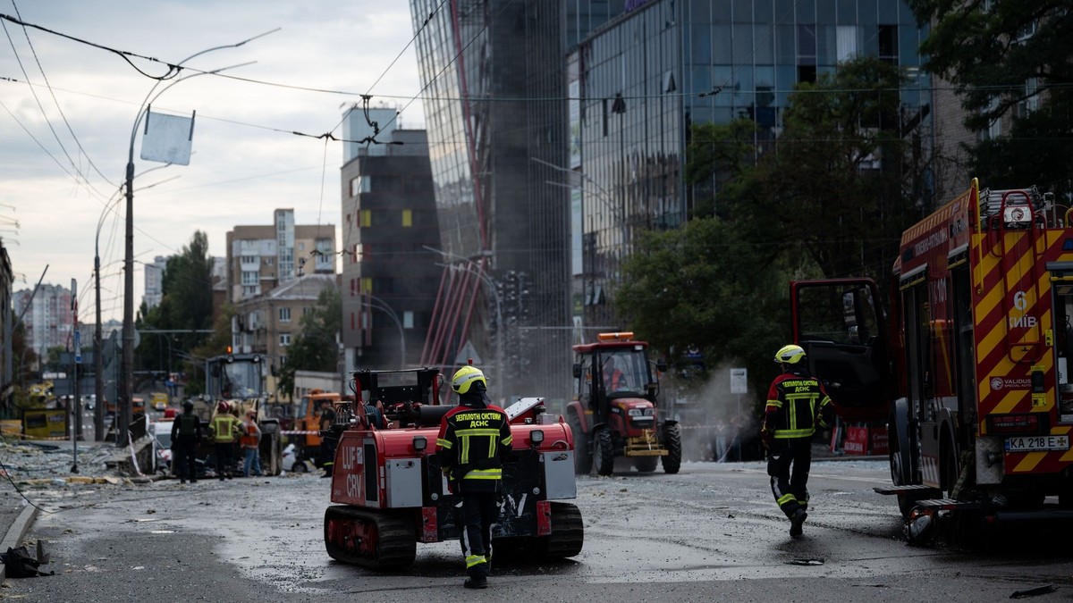 Clădire de birouri din Kiev lovită de ruși Sursa foto: Profimedia