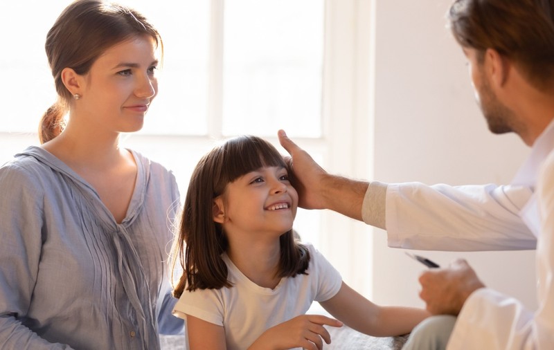Când și cum trebuie să intervină un neurolog pediatru: Semnele care necesită o evaluare specializată