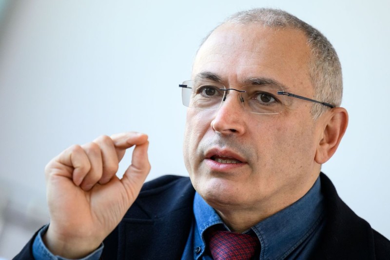 23 March 2022, Berlin: Russian regime critic Mikhail Khodorkovsky speaks out on Russia's war against Ukraine at a press briefing hosted by the Center for Liberal Modernity. The former Russian oligarch and former head of the Yukos oil company lives abroad after serving a ten-year prison sentence as a critic of Russian President Vladimir Putin. Photo: Bernd von Jutrczenka/dpa
