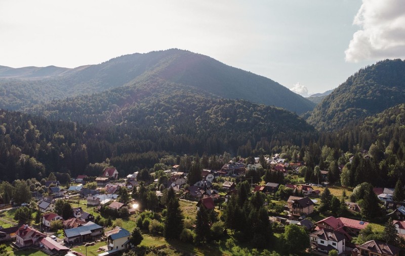 10 motive pentru care merită să vizitezi Cheia – Prahova în această vară