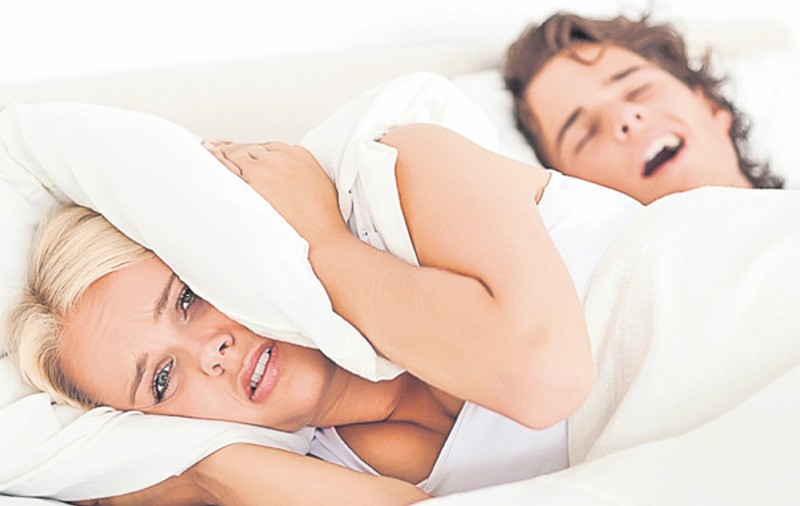 9 remedii împotriva sforăitului