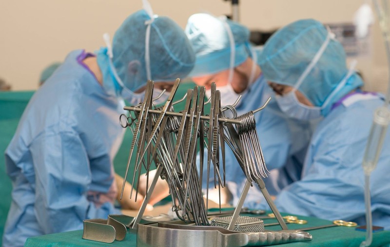 Un bebeluș a murit în Napoli, pentru că asistentele s-au grăbit să dezghețe inima care urma să-i fie transplantată: „Am încercat cu apă fierbinte”