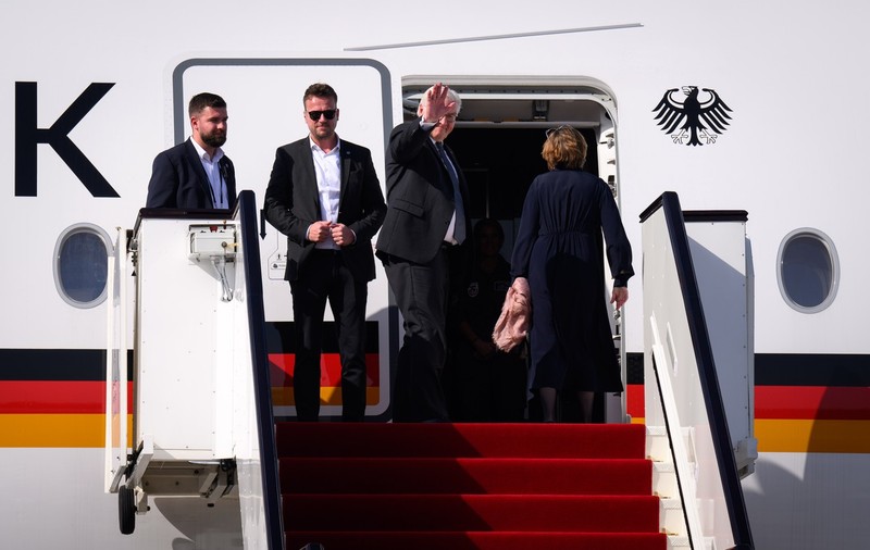 Președintele Germaniei, Frank-Walter Steinmeier,  a așteptat o jumătate de oră la ușa avionului până să fie primit în Qatar