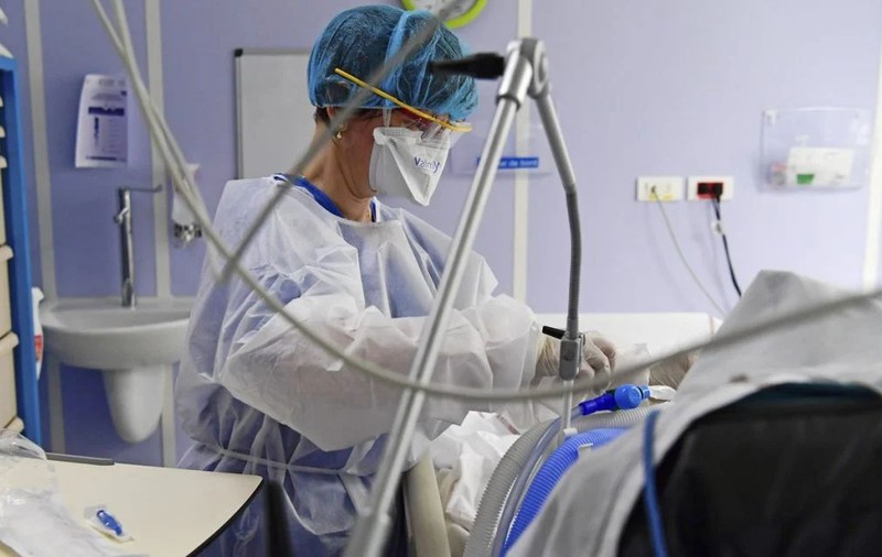 Paul Costea, un pacient de la Spitalul Elias, a obținut în primă instanţă daune de 40.000 de euro, după ce a luat o infecţie nosocomială