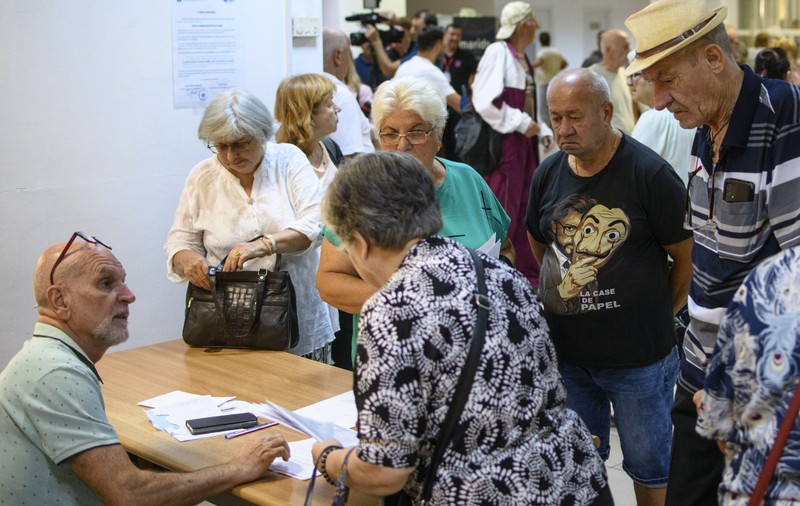 Pensionarii români ar putea să rămână fără pensii, avertizează analiștii financiari