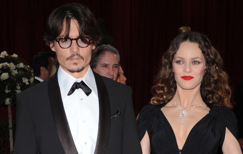 Johnny Depp i-a dat lecţii de chitară Vanessei Paradis