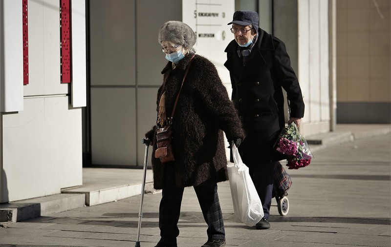Prima amendă pentru lipsa măștii în aer liber care a fost anulată de instanță după decizia CCR, deși nu a apărut încă în Monitorul Oficial