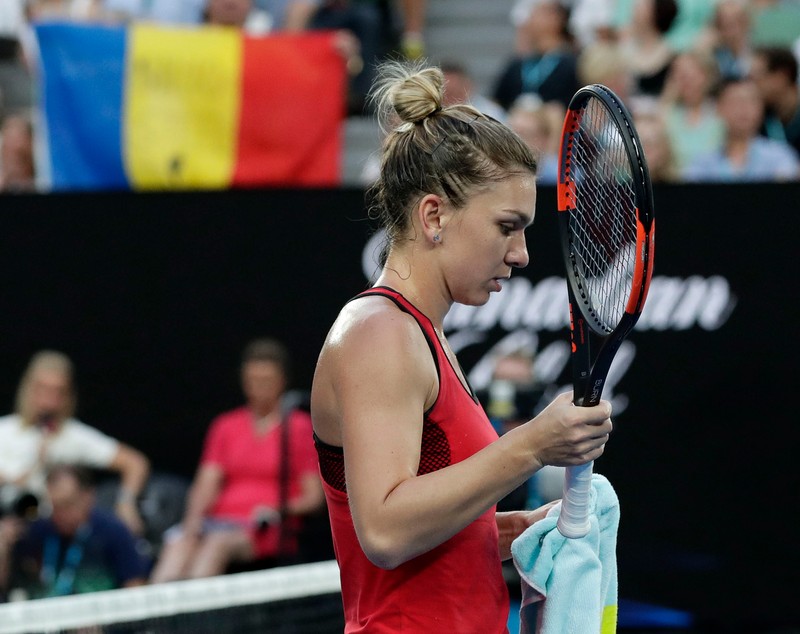 Imaginile finalei Halep - Wozniacki. Românii fac show pe Rod Laver Arena, din Melbourne. S-au speriat când a acuzat probleme fizice: ”Simo de oțel”” / FOTO