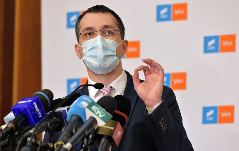 Vlad Voiculescu spune că ar putea fi „câteva mii” de decese COVID neraportate. „Nu e vorba de morți ascunși”