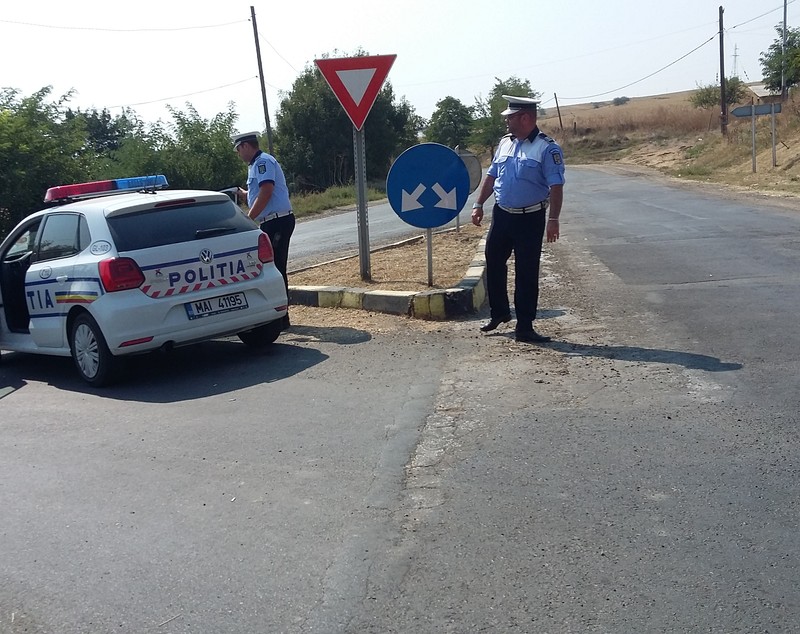 Una dintre victimele din Foltești a fost înmormântată! Șoferul este, în continuare, de negăsit! GALERIE FOTO