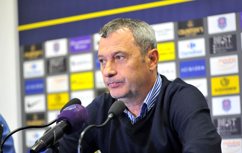 Mircea Rednic a suferit un infarct la meciul cu FCSB și a fost operat. Care este starea tehnicianului