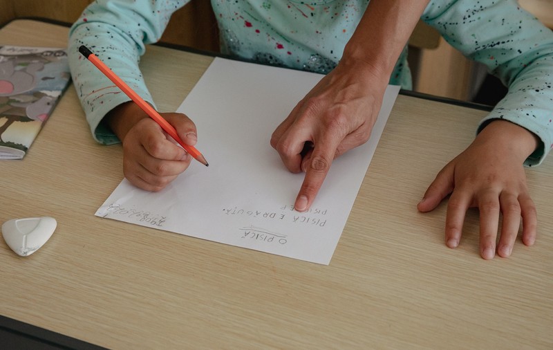„Problema noastră este volumul mult prea mare de copii extrem de slabi, nu că avem prea puține elite”. Analiza unui expert în evaluare, după rezultatele PISA