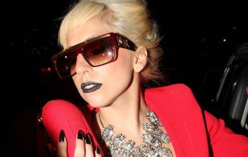Lady GaGa face ritualuri satanice. Află ce s-a întâmplat într-o cameră de hotel!